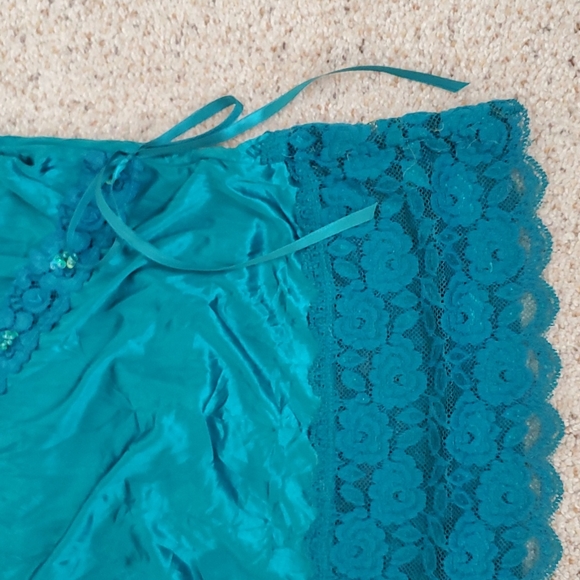 Top - Picture 3 of 3